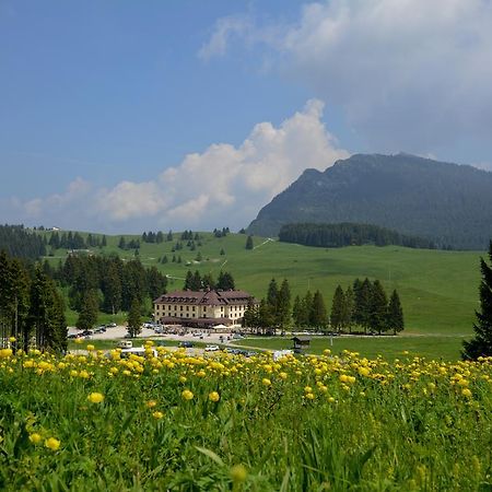 Hotel Vezzena Malga Postesina Zewnętrze zdjęcie